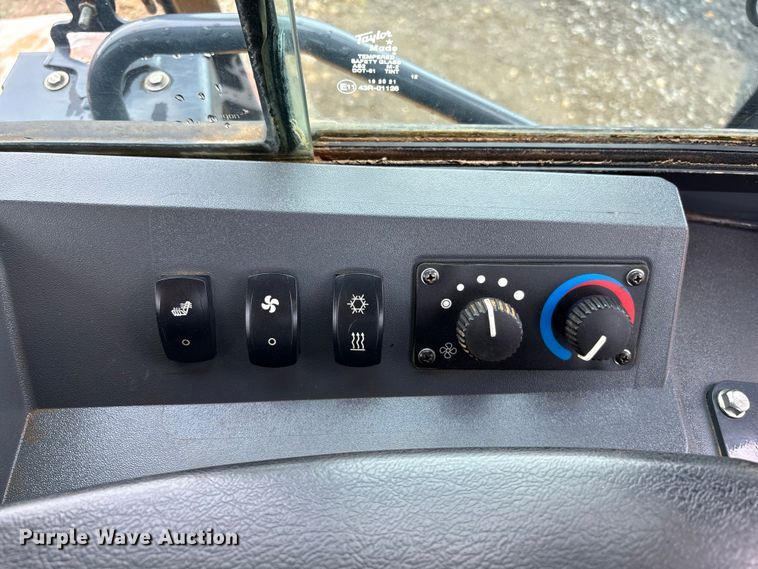 image for item EA7120 2019 John Deere 450K LGP dozer