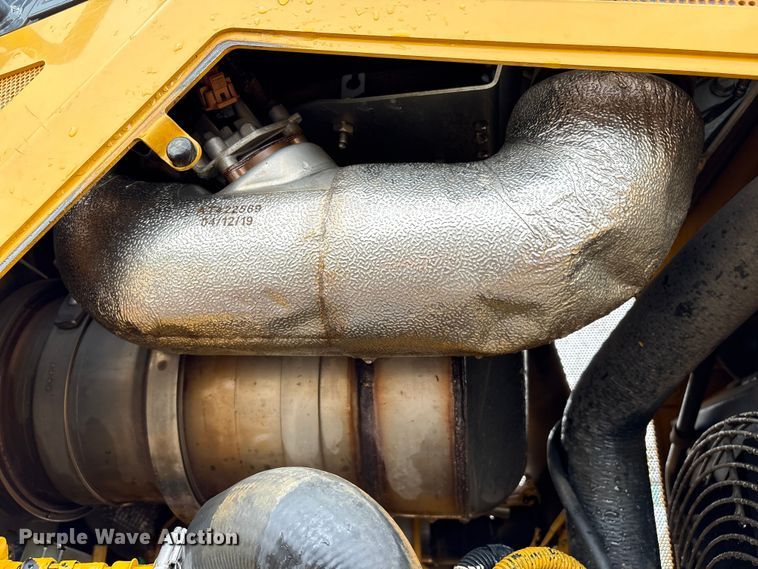 image for item EA7120 2019 John Deere 450K LGP dozer