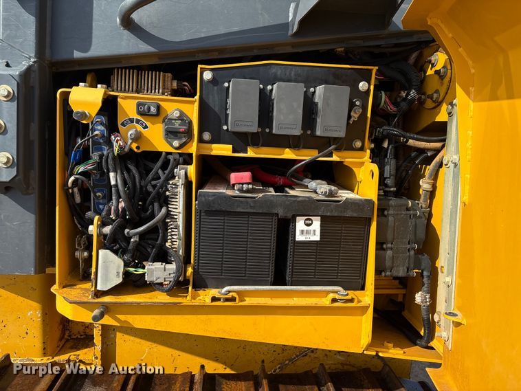 image for item EA7121 2015 John Deere 650K LGP dozer