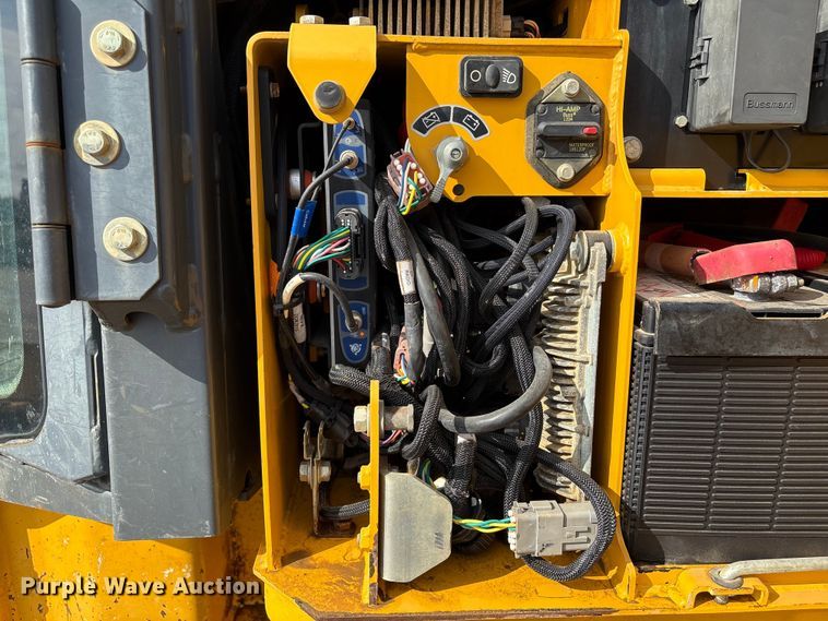 image for item EA7121 2015 John Deere 650K LGP dozer