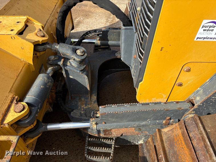 image for item EA7121 2015 John Deere 650K LGP dozer