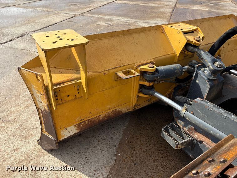 image for item EA7121 2015 John Deere 650K LGP dozer