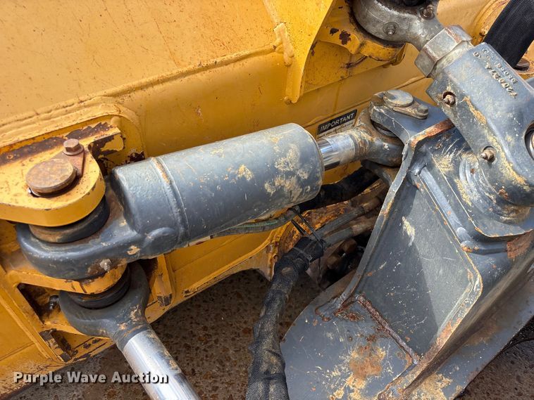 image for item EA7121 2015 John Deere 650K LGP dozer