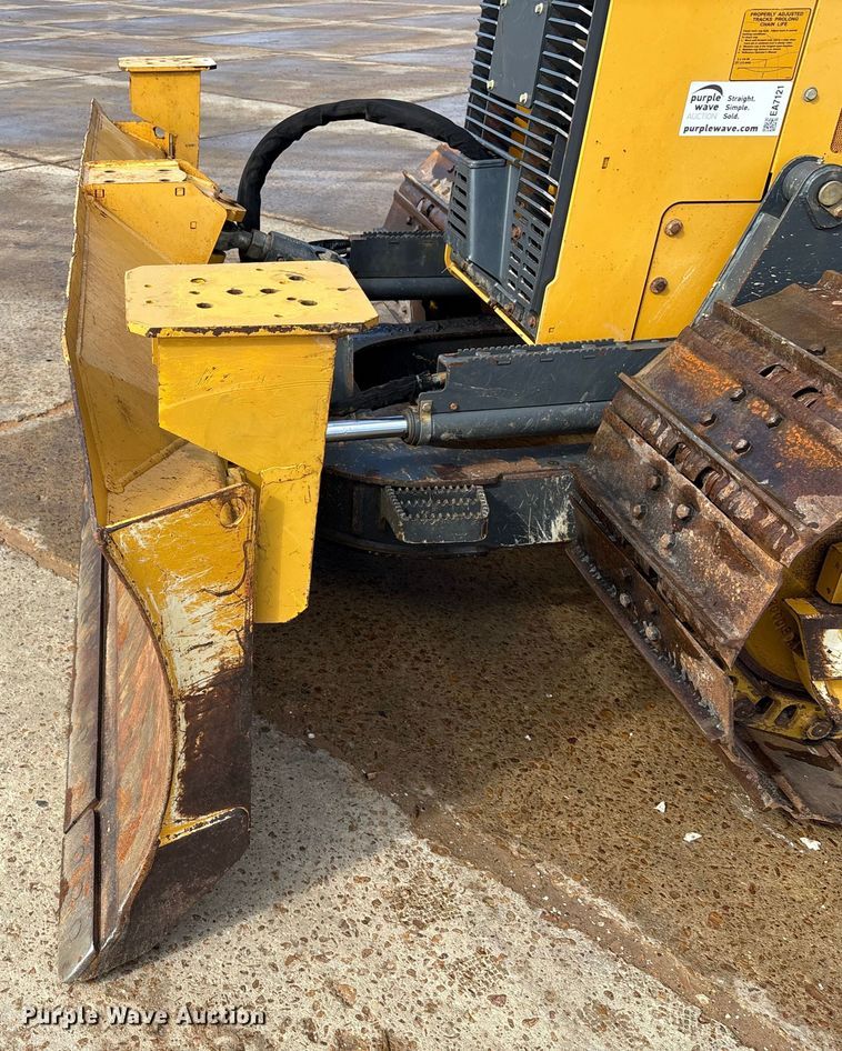 image for item EA7121 2015 John Deere 650K LGP dozer