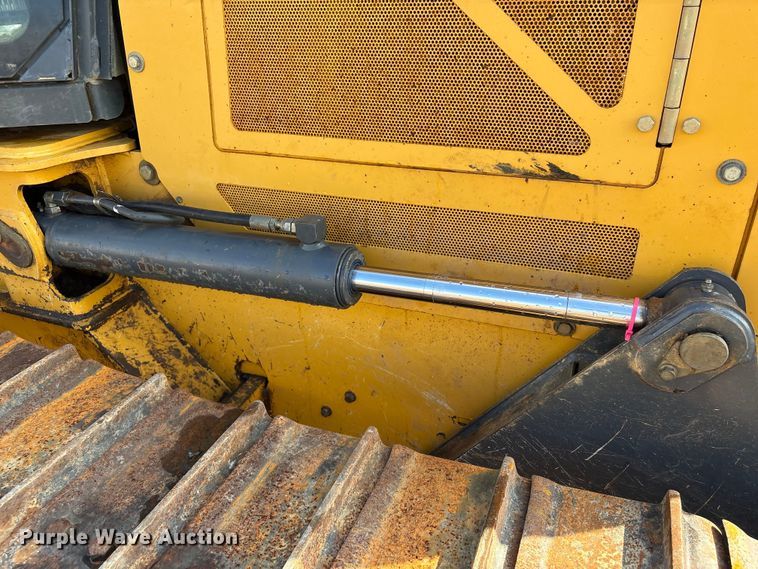 image for item EA7121 2015 John Deere 650K LGP dozer