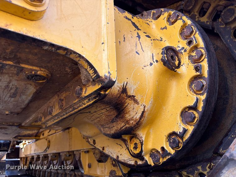 image for item EA7121 2015 John Deere 650K LGP dozer