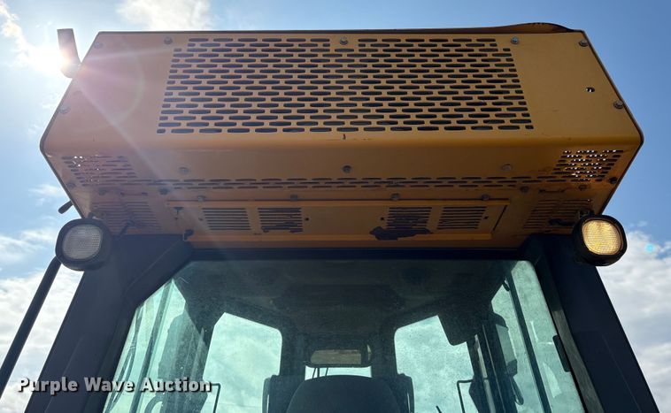 image for item EA7121 2015 John Deere 650K LGP dozer