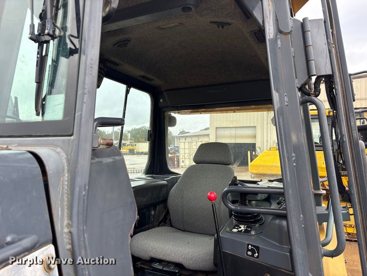 image for item EA7121 2015 John Deere 650K LGP dozer