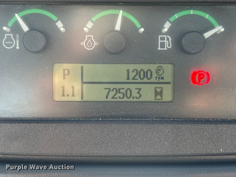 image for item EA7121 2015 John Deere 650K LGP dozer