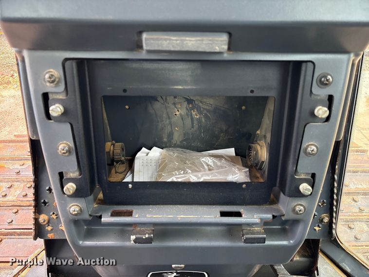 image for item EA7121 2015 John Deere 650K LGP dozer