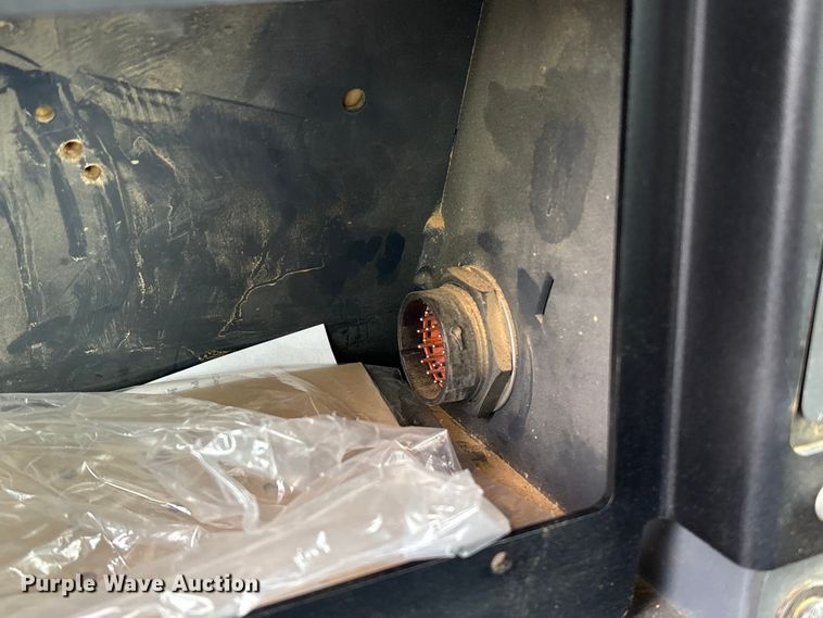 image for item EA7121 2015 John Deere 650K LGP dozer