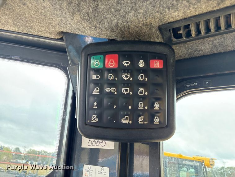 image for item EA7121 2015 John Deere 650K LGP dozer