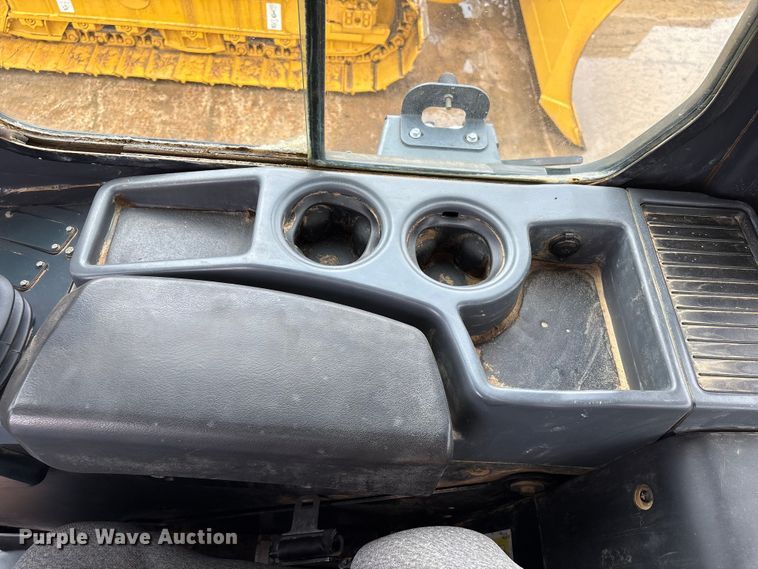 image for item EA7121 2015 John Deere 650K LGP dozer
