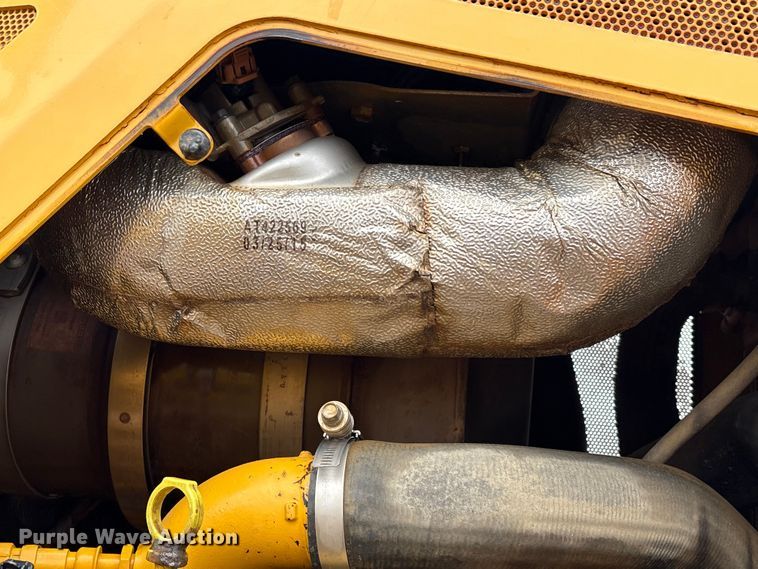 image for item EA7121 2015 John Deere 650K LGP dozer