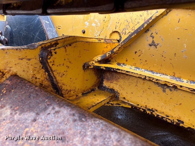 image for item EA7121 2015 John Deere 650K LGP dozer