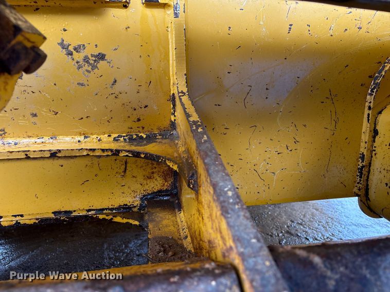 image for item EA7121 2015 John Deere 650K LGP dozer