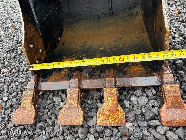 image for item EA7130 2018 Caterpillar 303.5E2 CR mini excavator