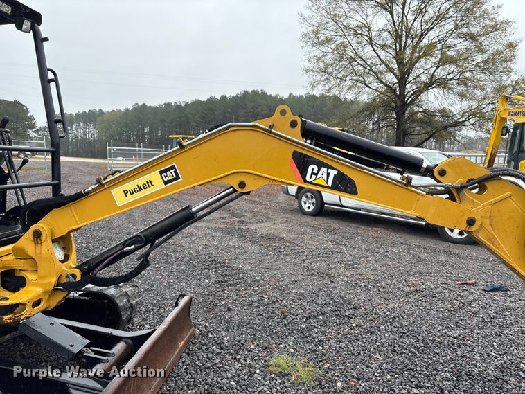 image for item EA7130 2018 Caterpillar 303.5E2 CR mini excavator