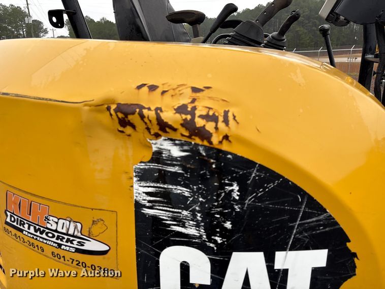 image for item EA7130 2018 Caterpillar 303.5E2 CR mini excavator