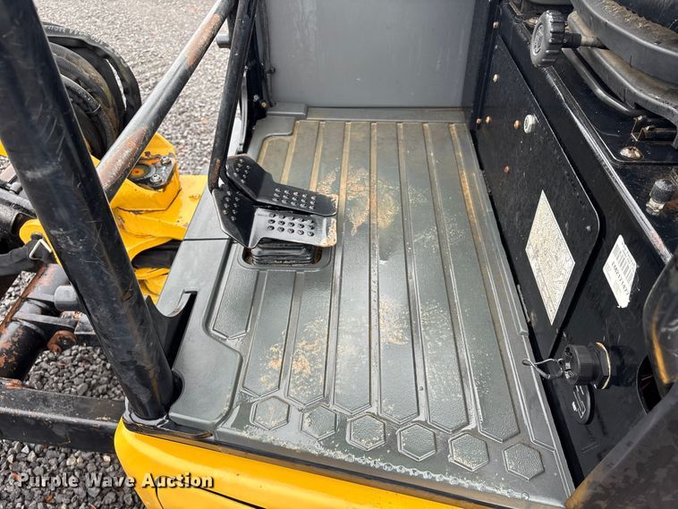 image for item EA7130 2018 Caterpillar 303.5E2 CR mini excavator