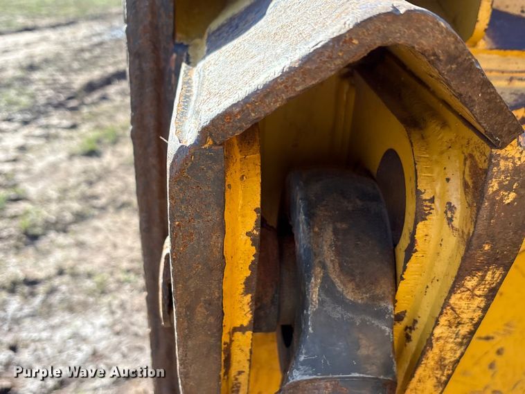 image for item EA7800 2019 John Deere 850K dozer