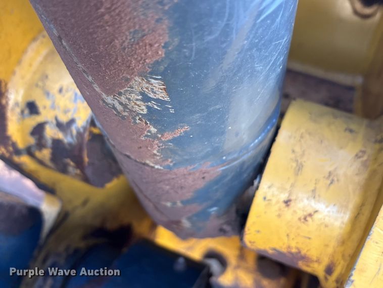 image for item EA7800 2019 John Deere 850K dozer