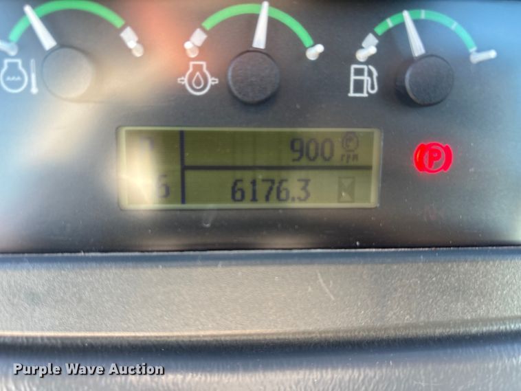 image for item EA7800 2019 John Deere 850K dozer