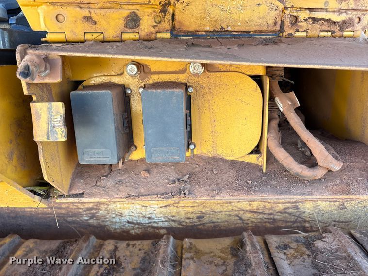 image for item EA7800 2019 John Deere 850K dozer