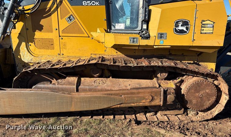 image for item EA7800 2019 John Deere 850K dozer