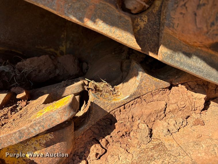 image for item EA7800 2019 John Deere 850K dozer