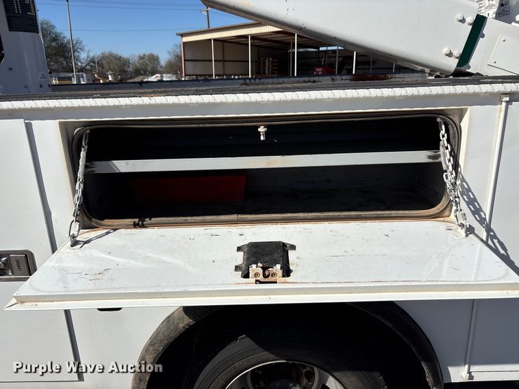 image for item EA7821 2019 RAM 5500 bucket truck