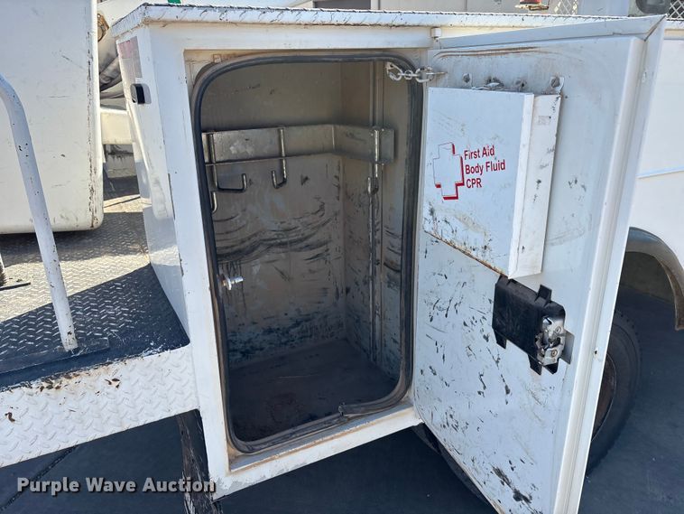 image for item EA7821 2019 RAM 5500 bucket truck