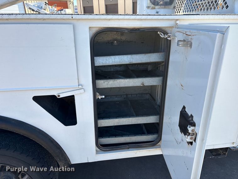 image for item EA7821 2019 RAM 5500 bucket truck