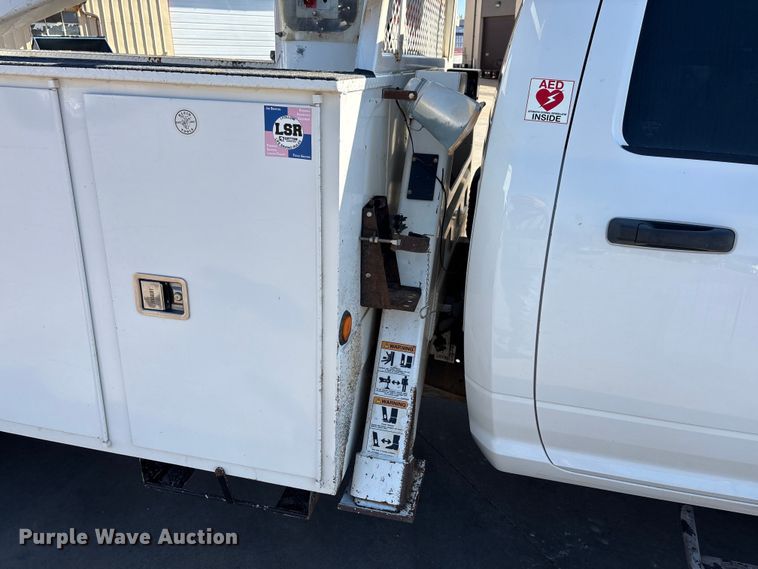 image for item EA7821 2019 RAM 5500 bucket truck