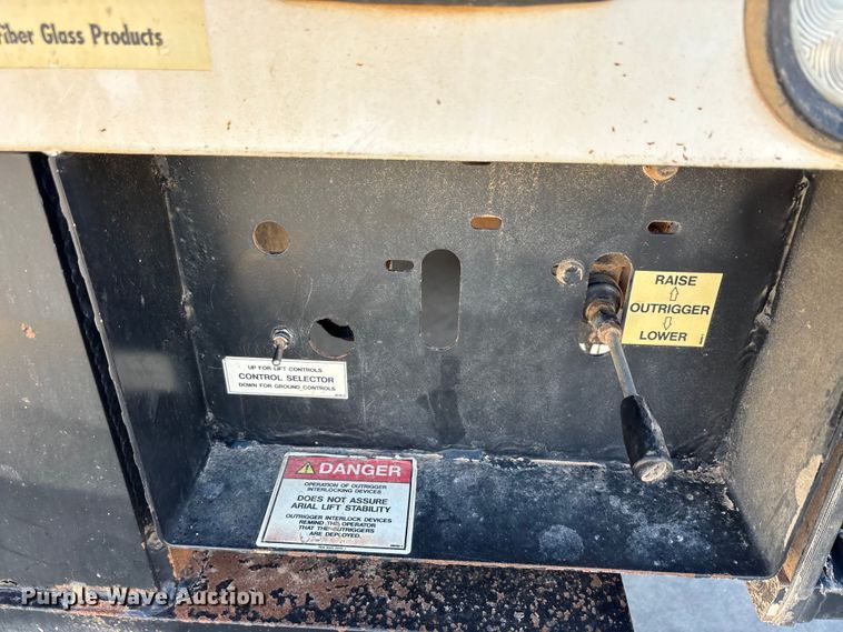 image for item EA7821 2019 RAM 5500 bucket truck