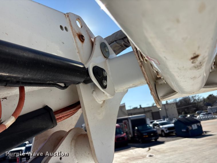 image for item EA7821 2019 RAM 5500 bucket truck