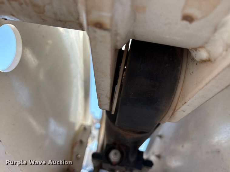 image for item EA7821 2019 RAM 5500 bucket truck