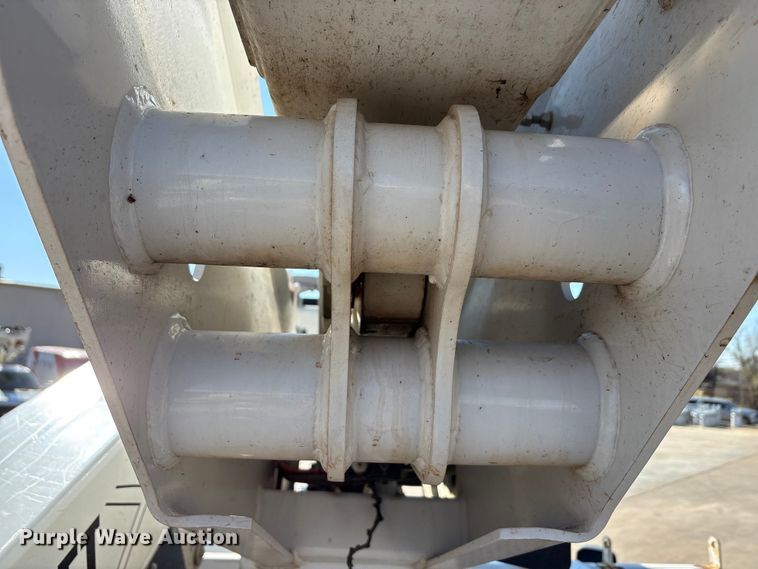 image for item EA7821 2019 RAM 5500 bucket truck