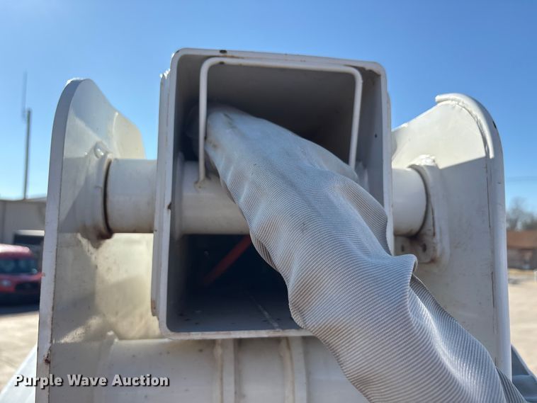 image for item EA7821 2019 RAM 5500 bucket truck