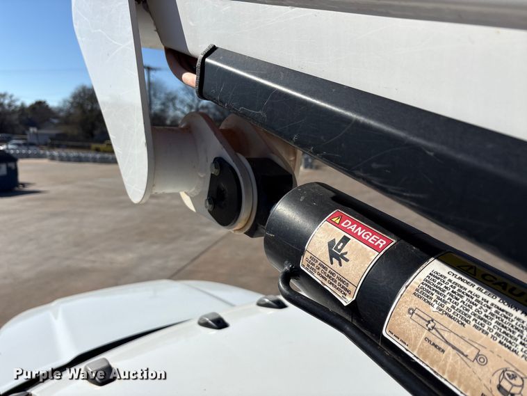 image for item EA7821 2019 RAM 5500 bucket truck