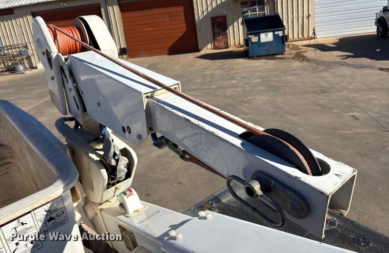 image for item EA7821 2019 RAM 5500 bucket truck