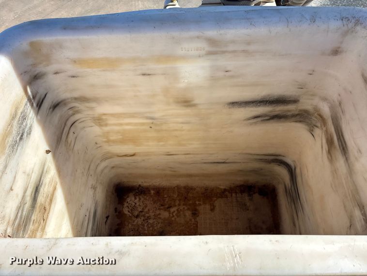 image for item EA7821 2019 RAM 5500 bucket truck