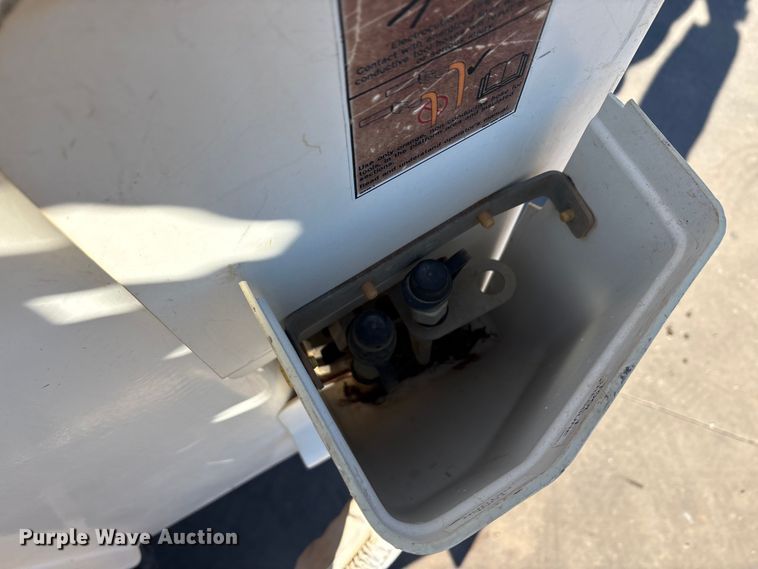 image for item EA7821 2019 RAM 5500 bucket truck