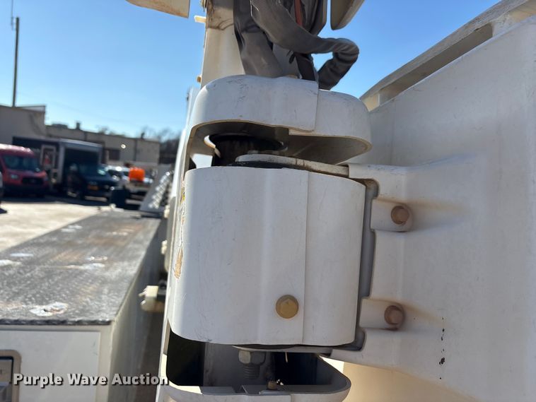 image for item EA7821 2019 RAM 5500 bucket truck