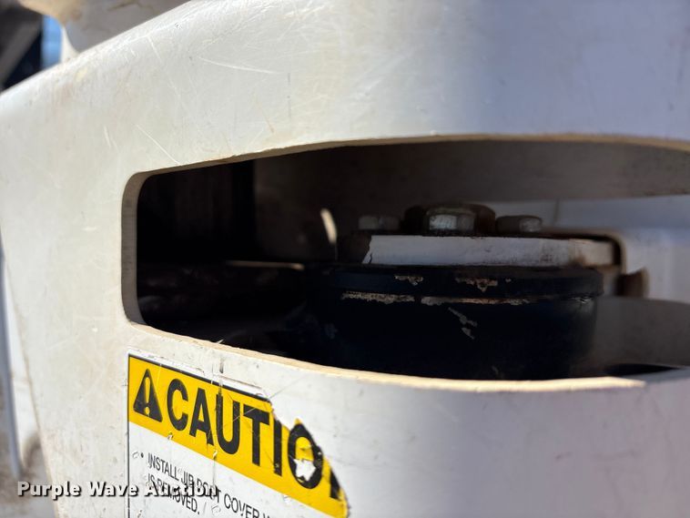 image for item EA7821 2019 RAM 5500 bucket truck