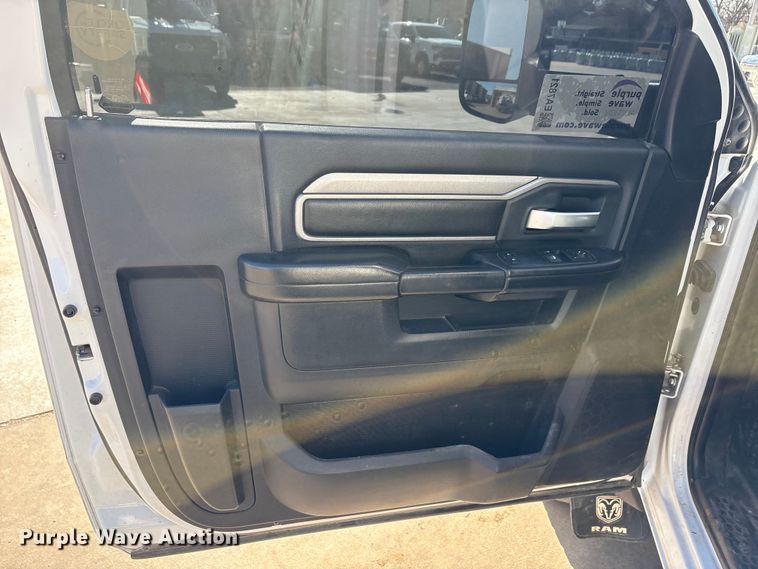 image for item EA7821 2019 RAM 5500 bucket truck