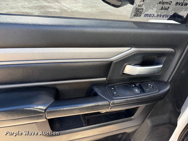 image for item EA7821 2019 RAM 5500 bucket truck