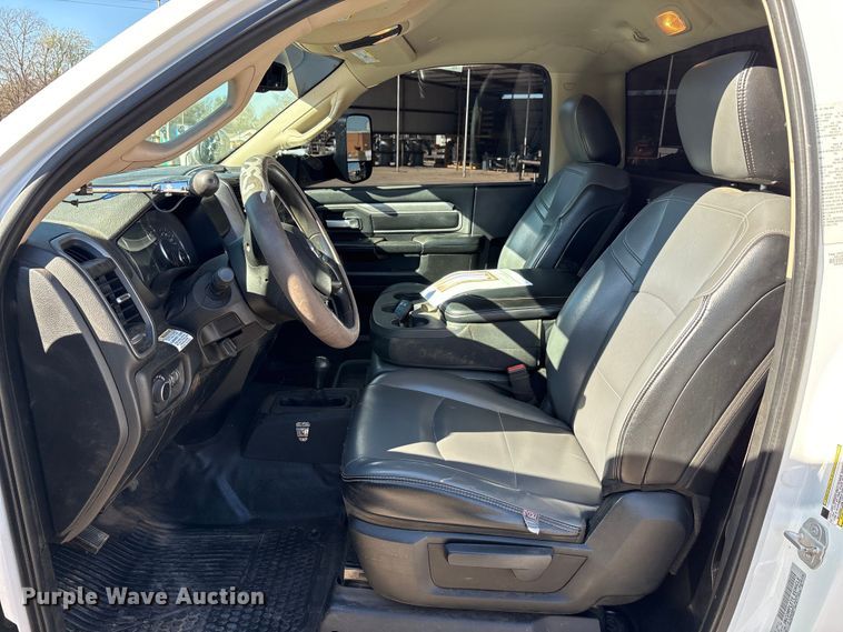 image for item EA7821 2019 RAM 5500 bucket truck