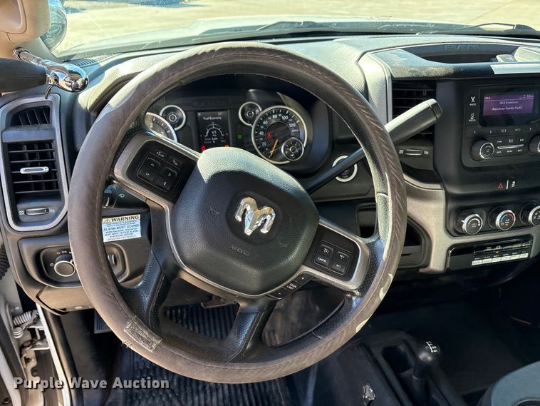 image for item EA7821 2019 RAM 5500 bucket truck