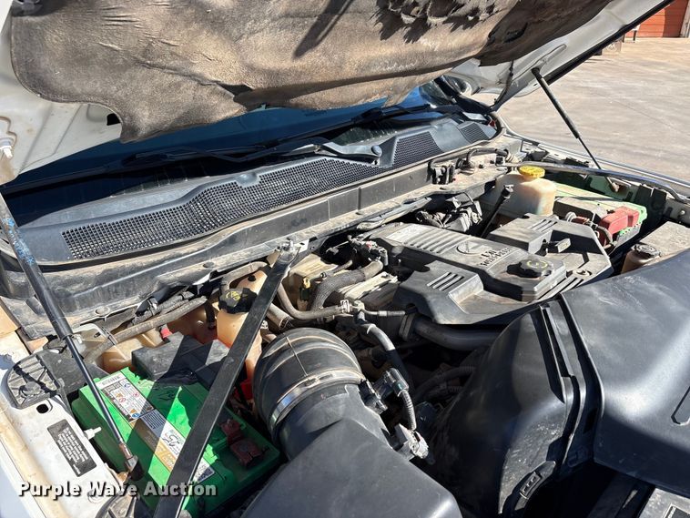 image for item EA7821 2019 RAM 5500 bucket truck